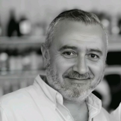 Miguel González, CEO de Decoratessen interiores
